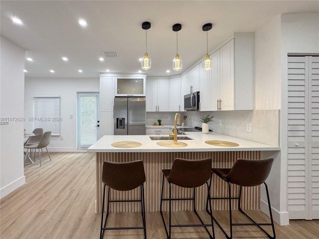 1035 NW 64th St, Miami, FL 33150