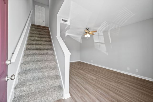 289 Raleigh Dr Apt D, Clarksville, TN 37043