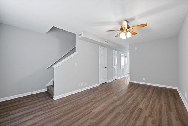 289 Raleigh Dr Apt D, Clarksville, TN 37043