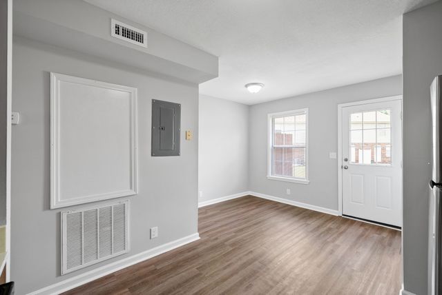 289 Raleigh Dr Apt D, Clarksville, TN 37043