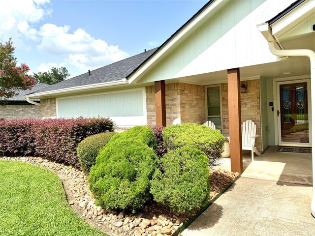 3702 Windsor Drive, Deer Park, TX 77536
