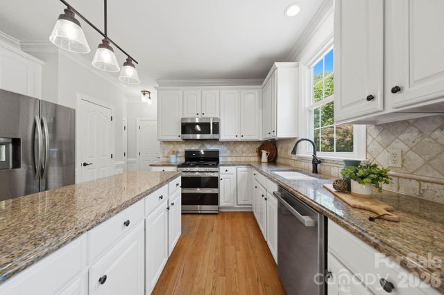 8901 Whipps Cross Court, Waxhaw, NC 28173