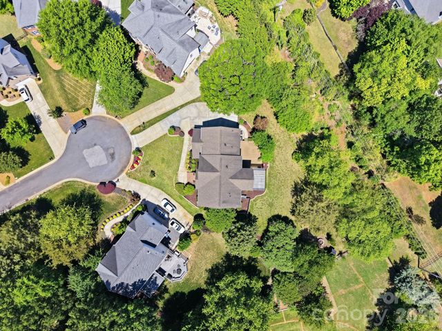 8901 Whipps Cross Court, Waxhaw, NC 28173