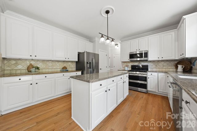 8901 Whipps Cross Court, Waxhaw, NC 28173