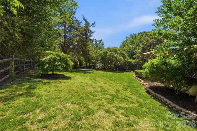 8901 Whipps Cross Court, Waxhaw, NC 28173