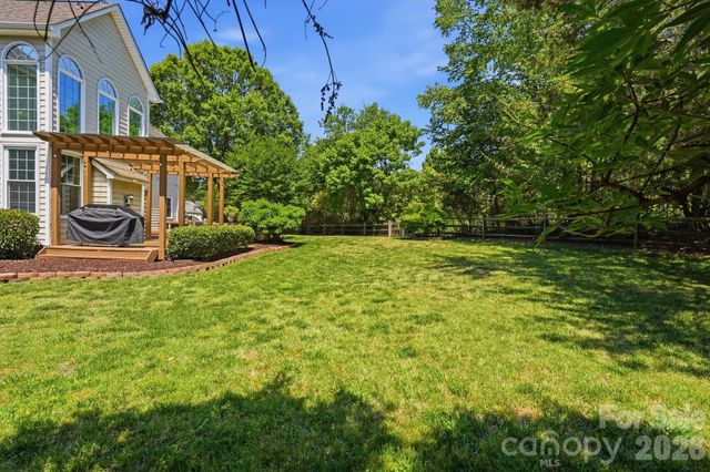 8901 Whipps Cross Court, Waxhaw, NC 28173