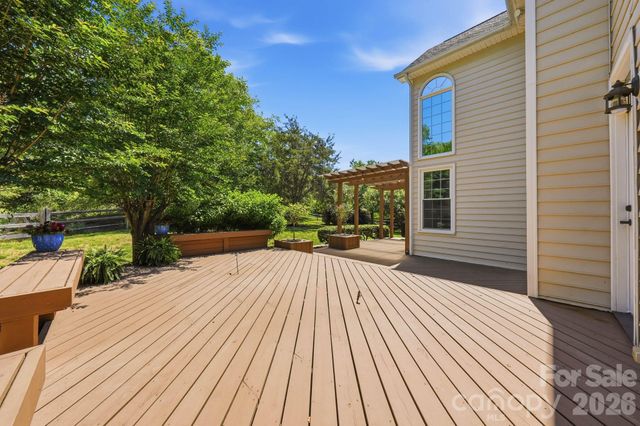 8901 Whipps Cross Court, Waxhaw, NC 28173