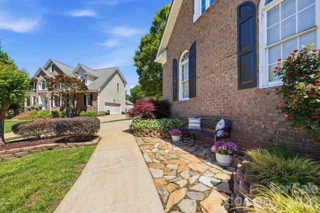 8901 Whipps Cross Court, Waxhaw, NC 28173