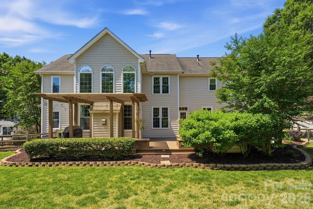 8901 Whipps Cross Court, Waxhaw, NC 28173