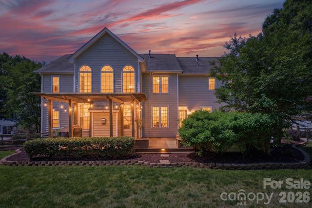 8901 Whipps Cross Court, Waxhaw, NC 28173