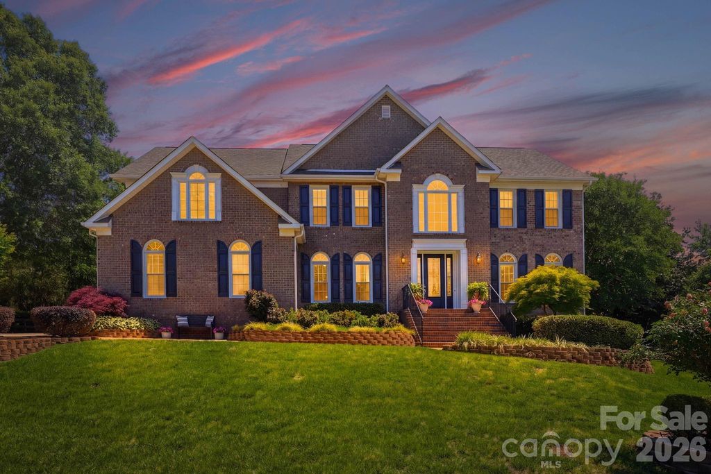8901 Whipps Cross Court, Waxhaw, NC 28173
