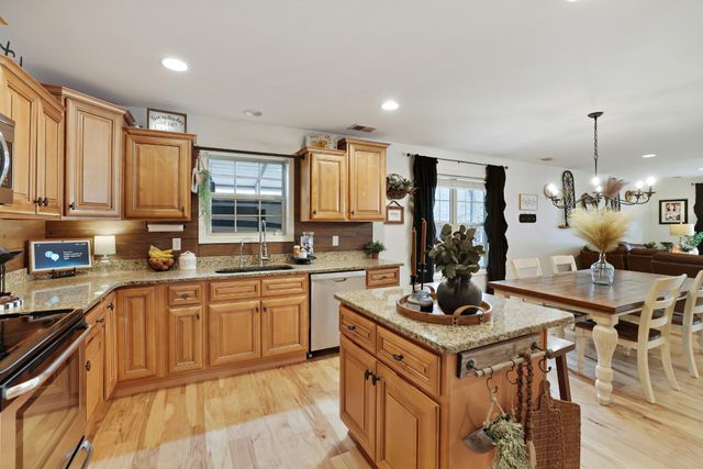 505 Cardinal Cir, Westmoreland, TN 37186