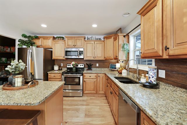 505 Cardinal Cir, Westmoreland, TN 37186