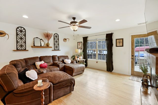 505 Cardinal Cir, Westmoreland, TN 37186