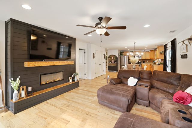 505 Cardinal Cir, Westmoreland, TN 37186