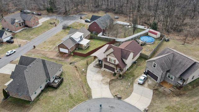 505 Cardinal Cir, Westmoreland, TN 37186