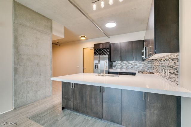 353 East Bonneville Avenue 521, Las Vegas, NV 89101