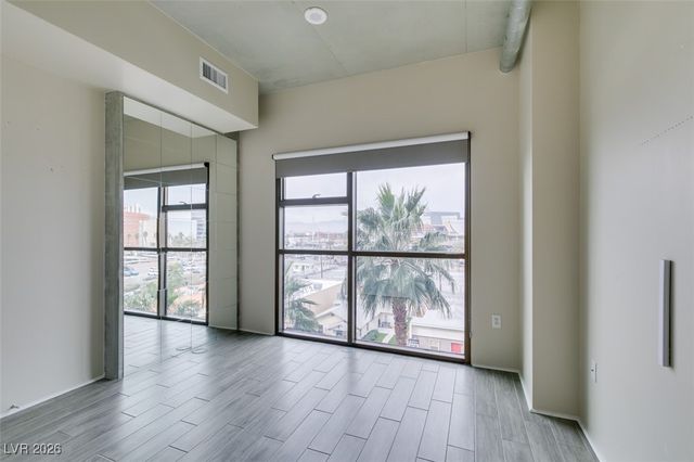 353 East Bonneville Avenue 521, Las Vegas, NV 89101