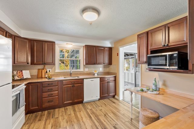 3 Woodridge Rd, Milford, MA 01757