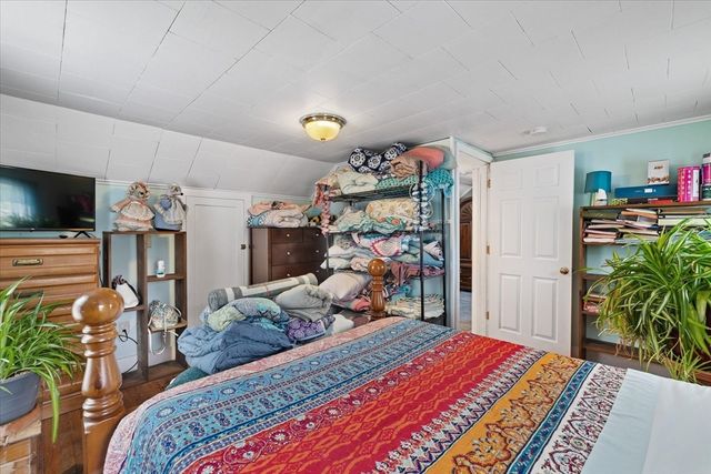 13 Tanner Road, Webster, MA 01570