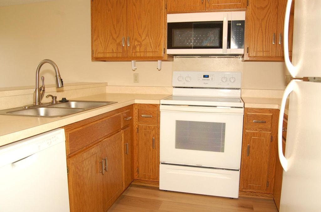 14843 Endicott Way 209, Apple Valley, MN 55124 — photo 5