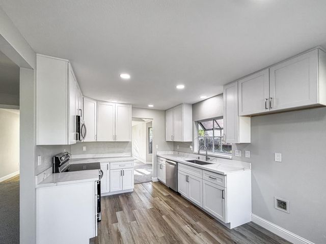 4141 Summerfield Dr, Turlock, CA 95382