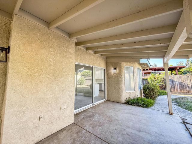 4141 Summerfield Dr, Turlock, CA 95382