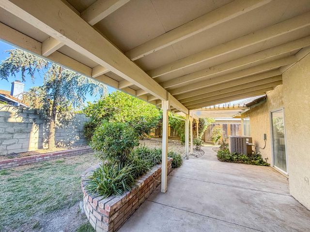 4141 Summerfield Dr, Turlock, CA 95382