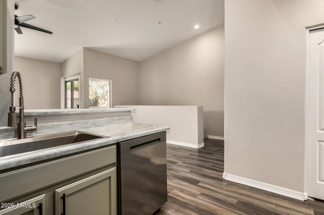 1406 W EMERALD Avenue 112, Mesa, AZ 85202