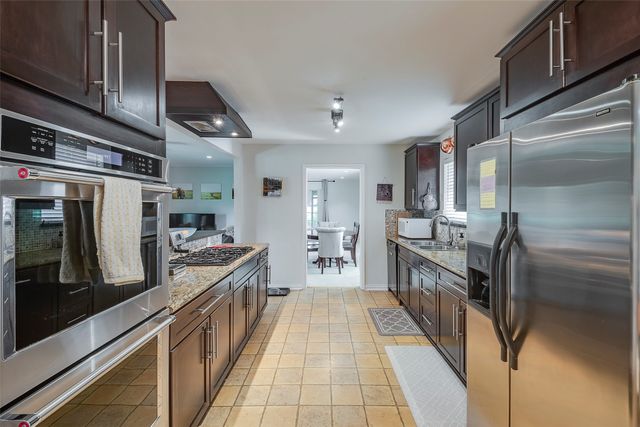 846 Creekridge Drive, Dallas, TX 75218