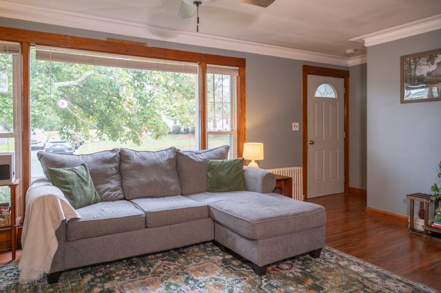 31 Archer St, Bellingham, MA 02019