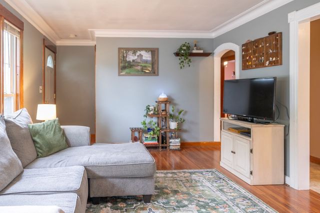 31 Archer St, Bellingham, MA 02019