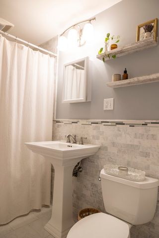 31 Archer St, Bellingham, MA 02019