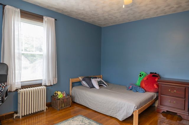 31 Archer St, Bellingham, MA 02019