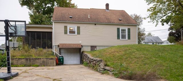 31 Archer St, Bellingham, MA 02019