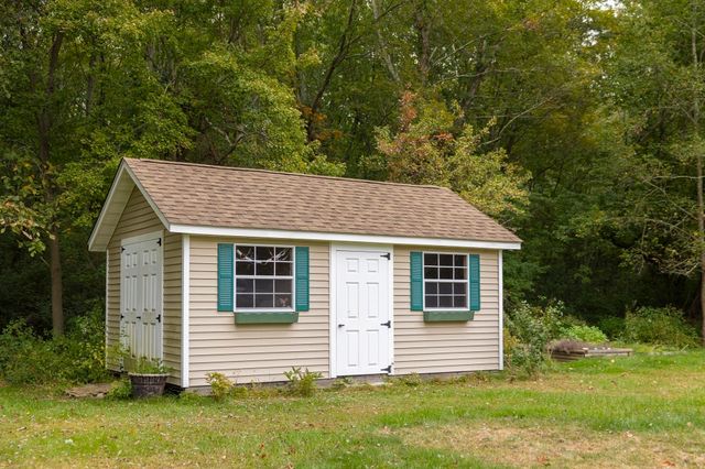 31 Archer St, Bellingham, MA 02019