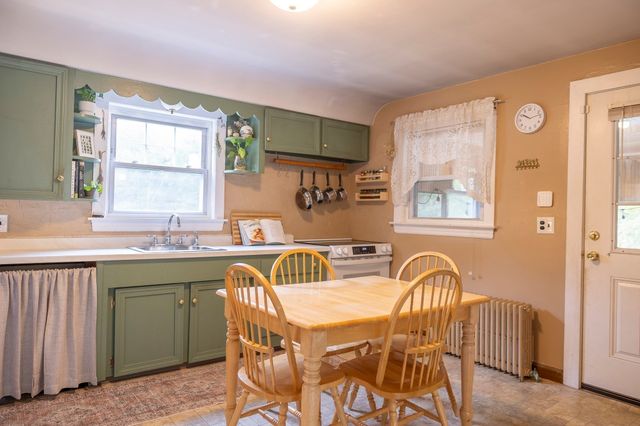 31 Archer St, Bellingham, MA 02019