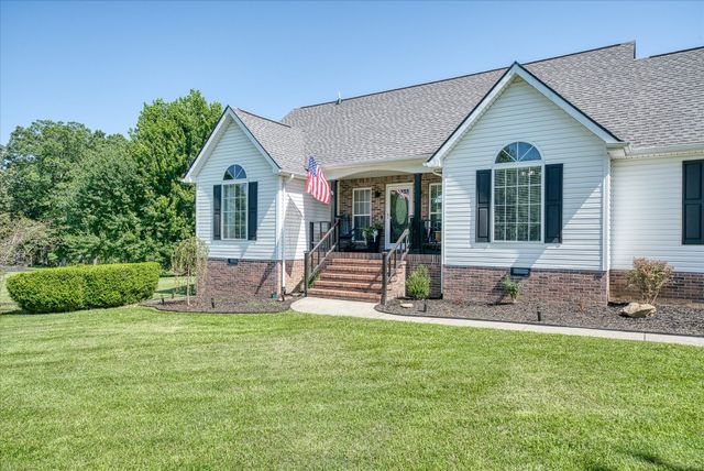 1036 Circle Dr, Jamestown, TN 38556