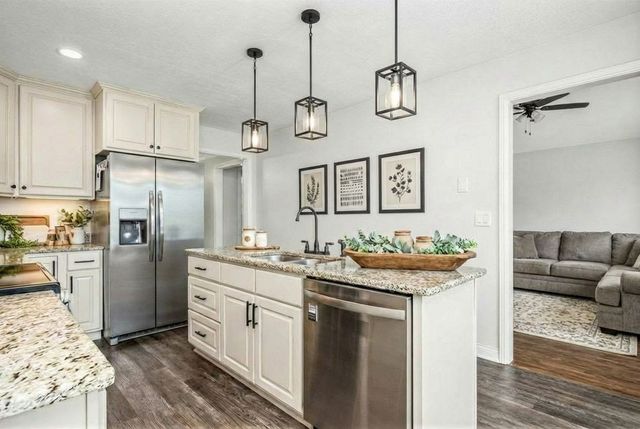 1036 Circle Dr, Jamestown, TN 38556