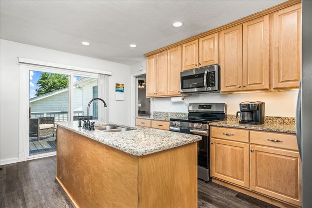 1036 Circle Dr, Jamestown, TN 38556