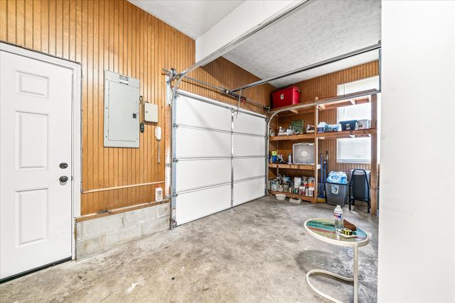 1036 Circle Dr, Jamestown, TN 38556