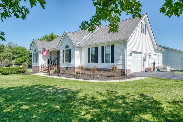 1036 Circle Dr, Jamestown, TN 38556