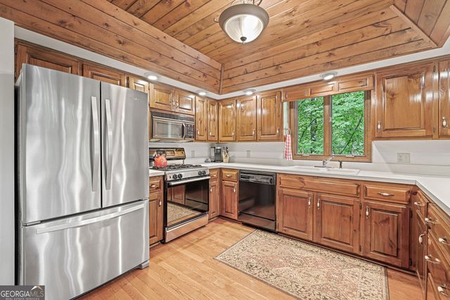 83 Hilltop Circle, Clarkesville, GA 30523