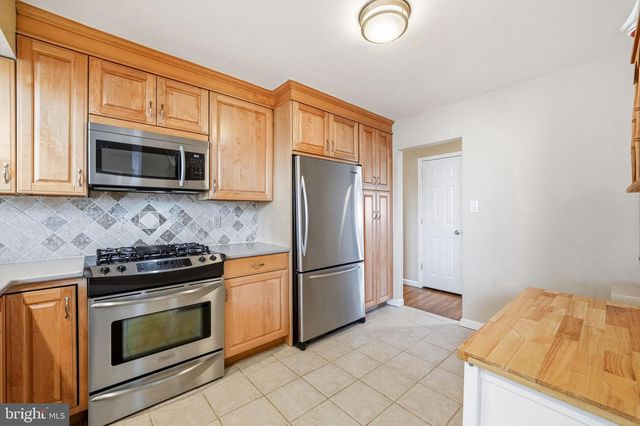 1038 ESTATES BLVD, Hamilton, NJ 08690