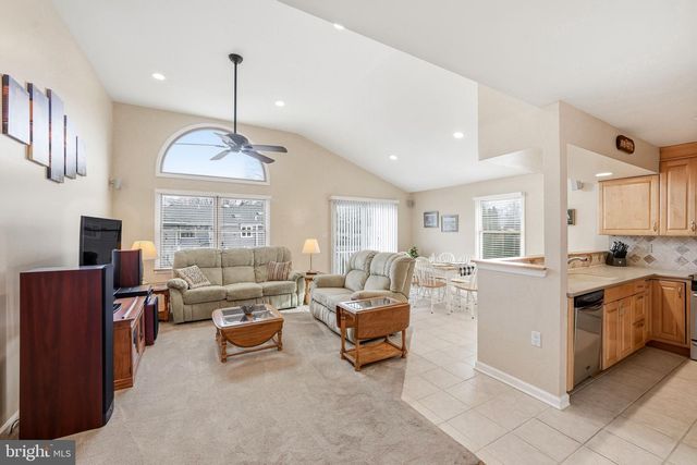 1038 ESTATES BLVD, Hamilton, NJ 08690