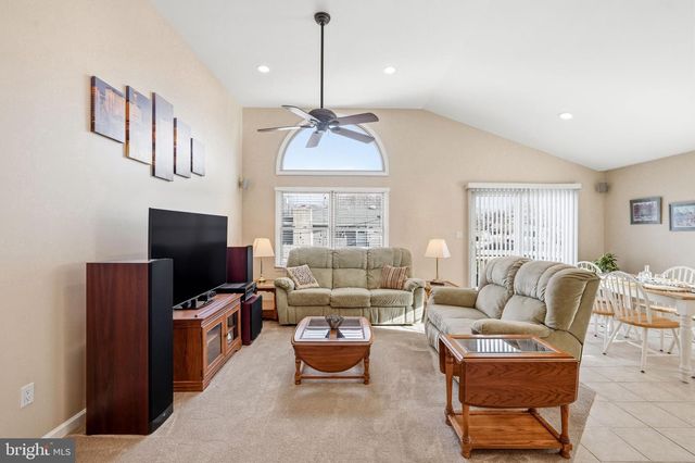 1038 ESTATES BLVD, Hamilton, NJ 08690