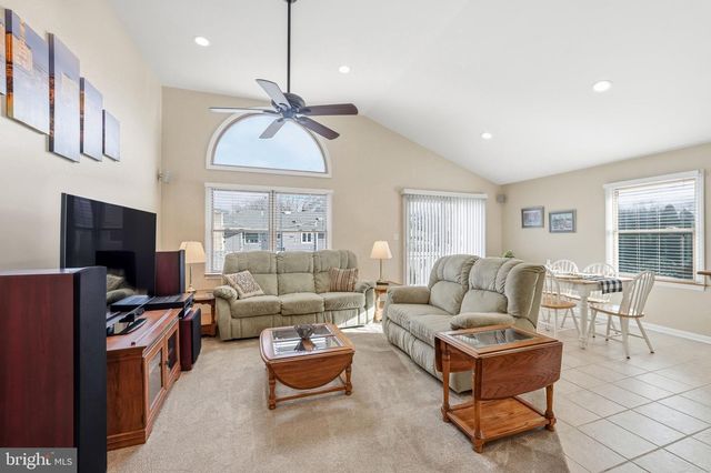 1038 ESTATES BLVD, Hamilton, NJ 08690