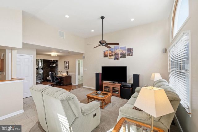 1038 ESTATES BLVD, Hamilton, NJ 08690