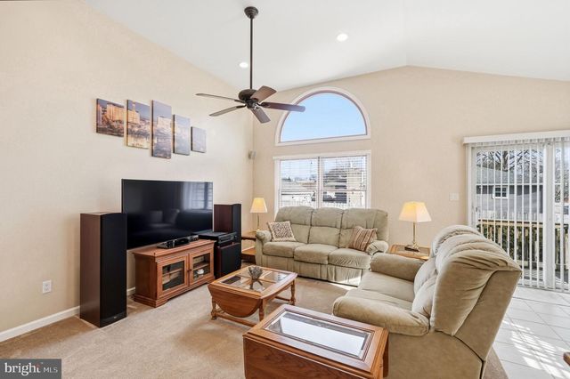 1038 ESTATES BLVD, Hamilton, NJ 08690