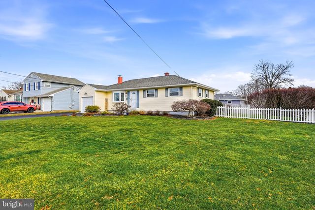 1038 ESTATES BLVD, Hamilton, NJ 08690